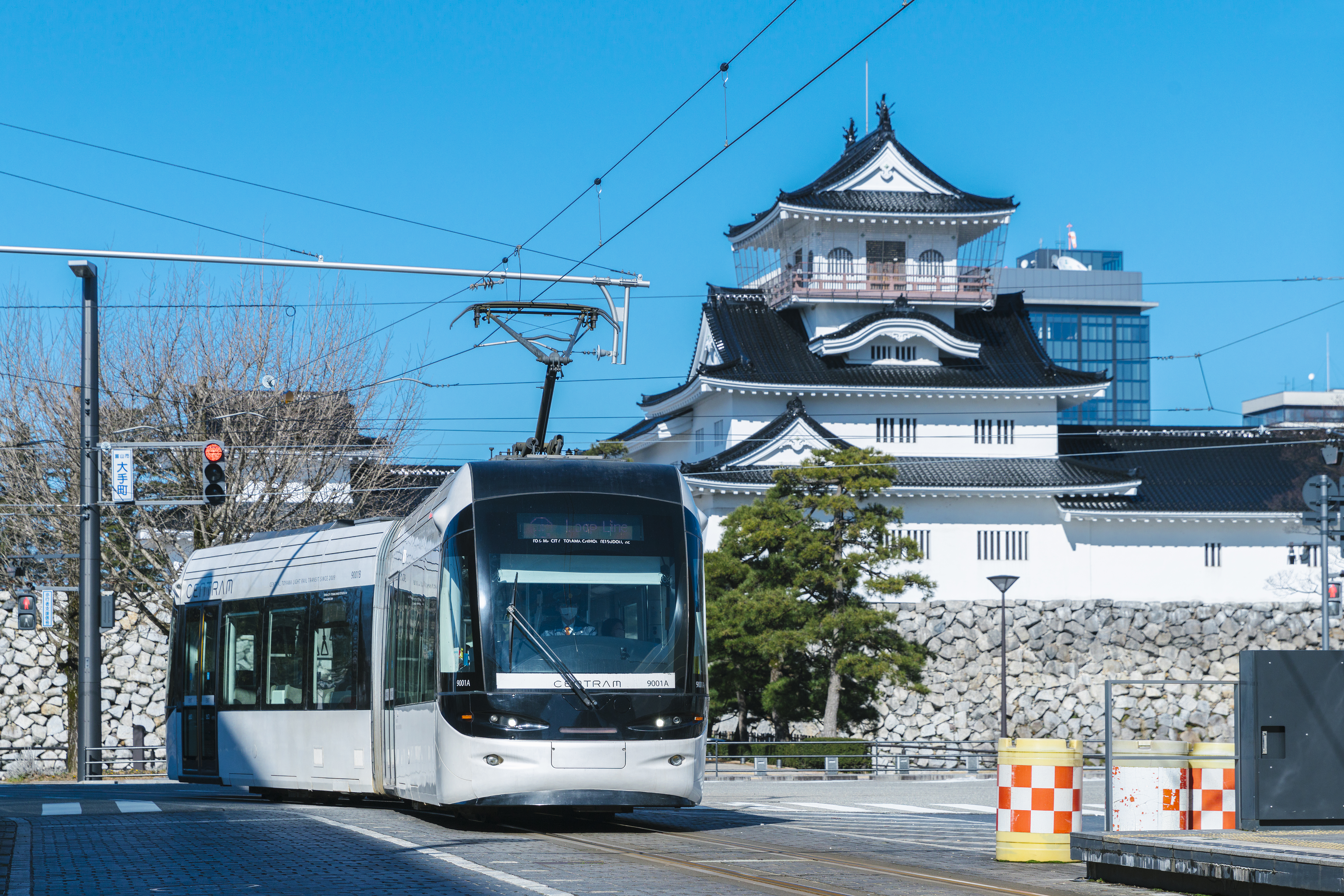 富山城とセントラム